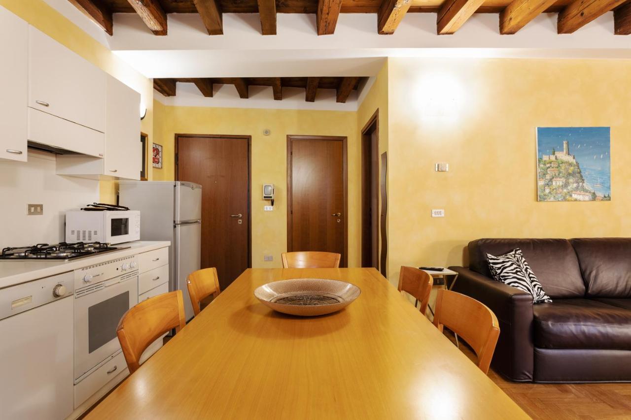 Citta Antica Charming Flat Appartement Verona Buitenkant foto