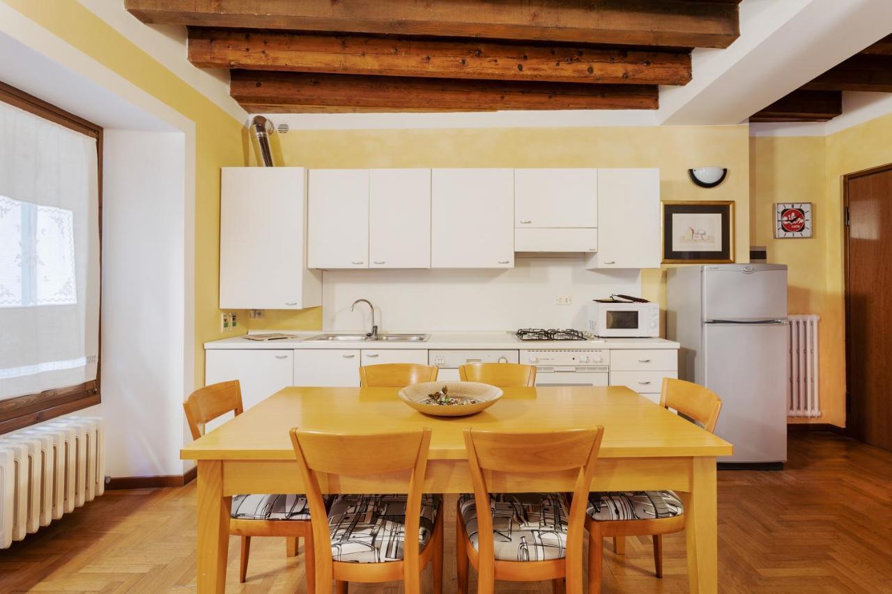 Citta Antica Charming Flat Appartement Verona Buitenkant foto